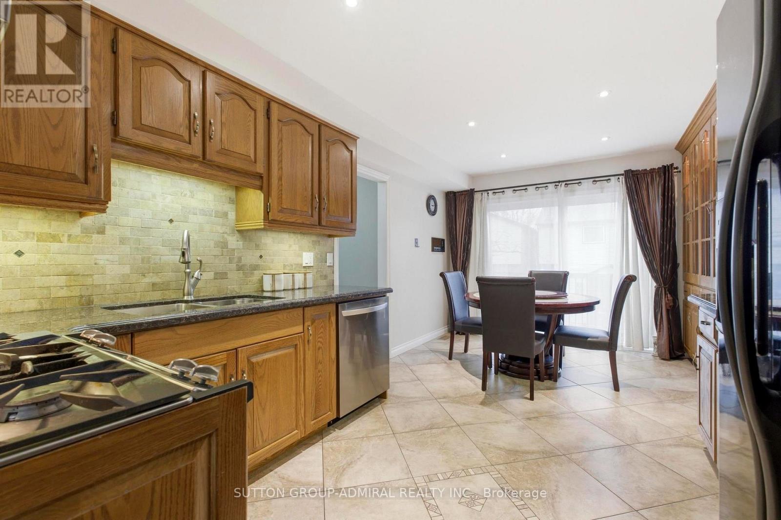 47 SANDY DRIVE - 15