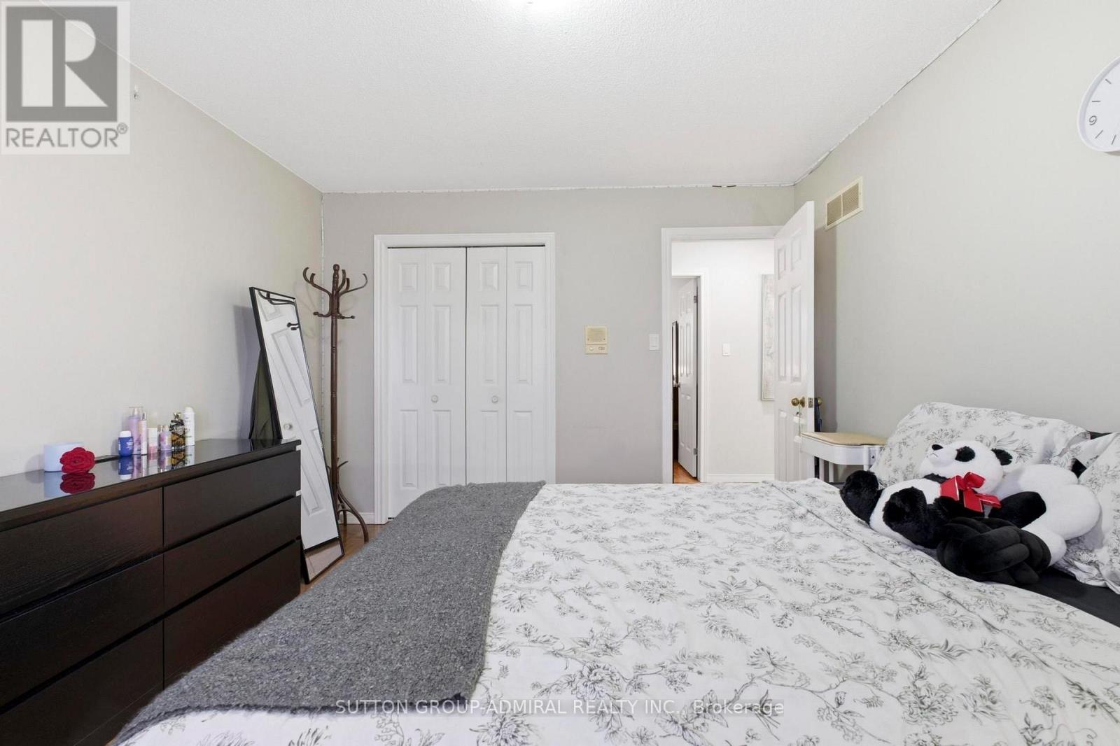 47 SANDY DRIVE - 24