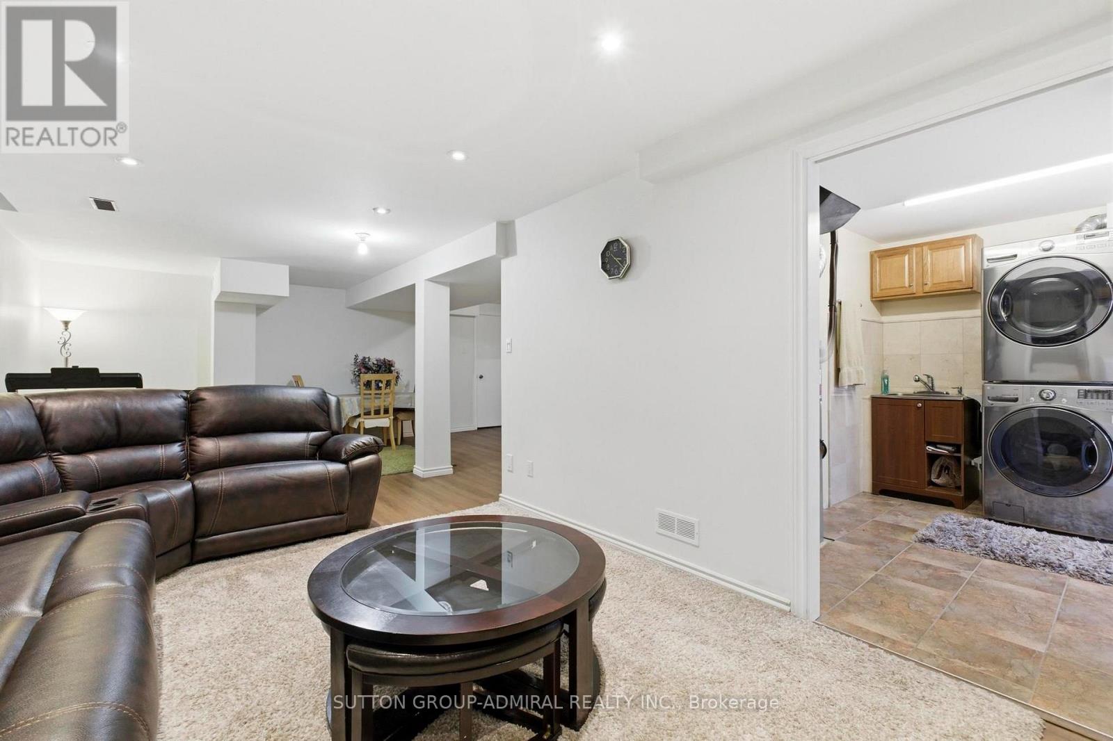 47 SANDY DRIVE - 37