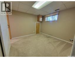 2212 95th Street, North Battleford, SK S9A3K5 Photo 21