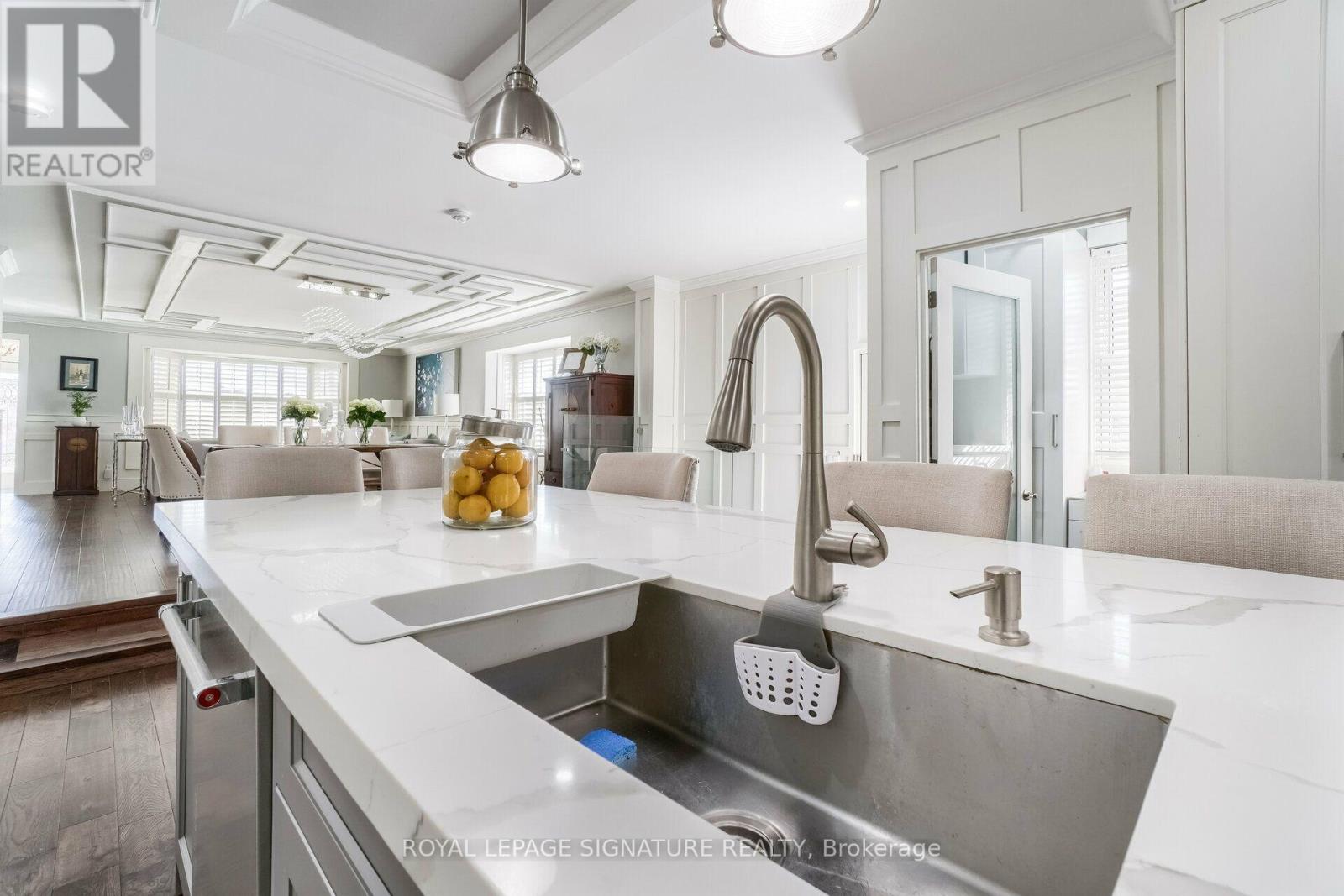16 BAIRSTOW CRESCENT - 11