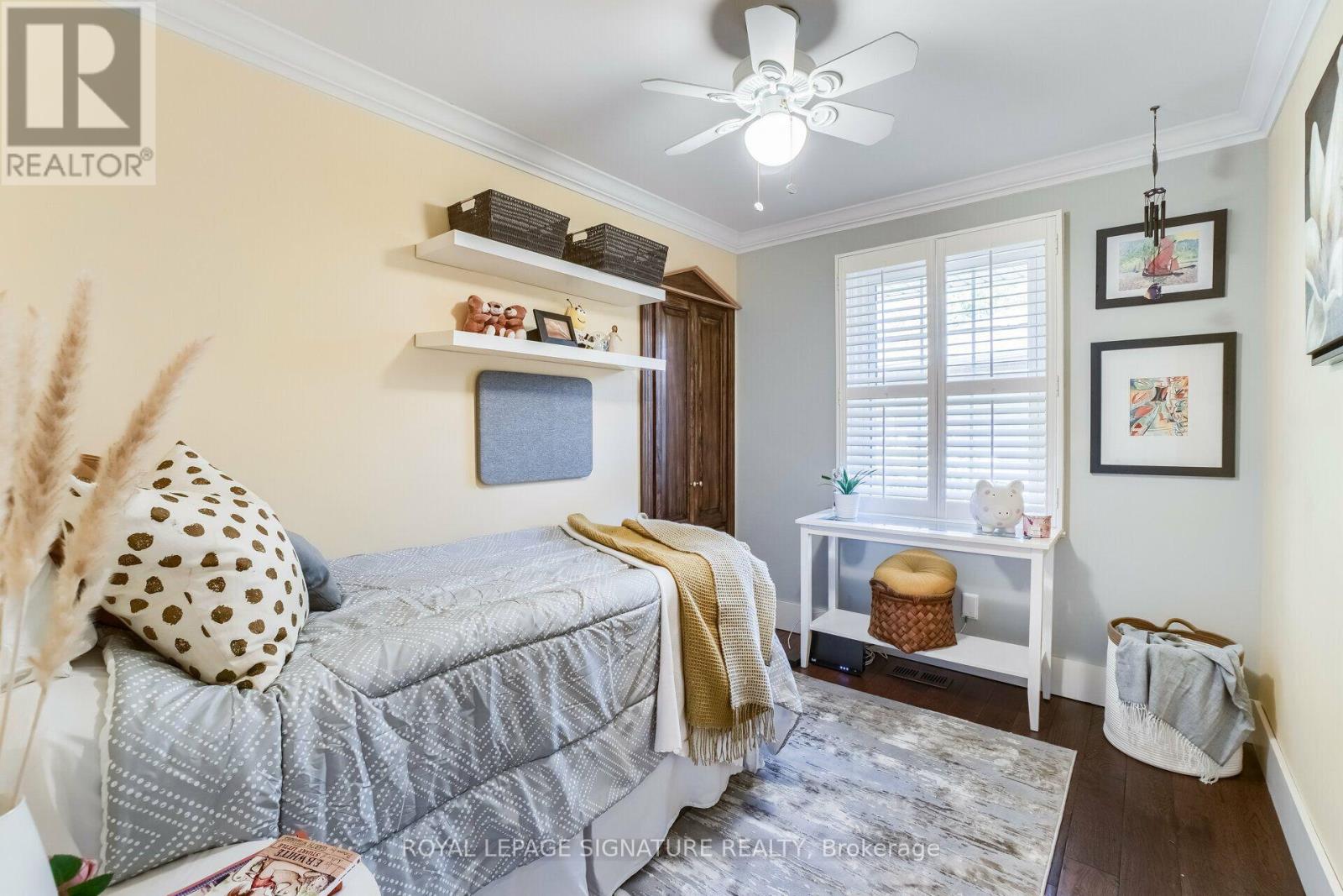 16 BAIRSTOW CRESCENT - 18