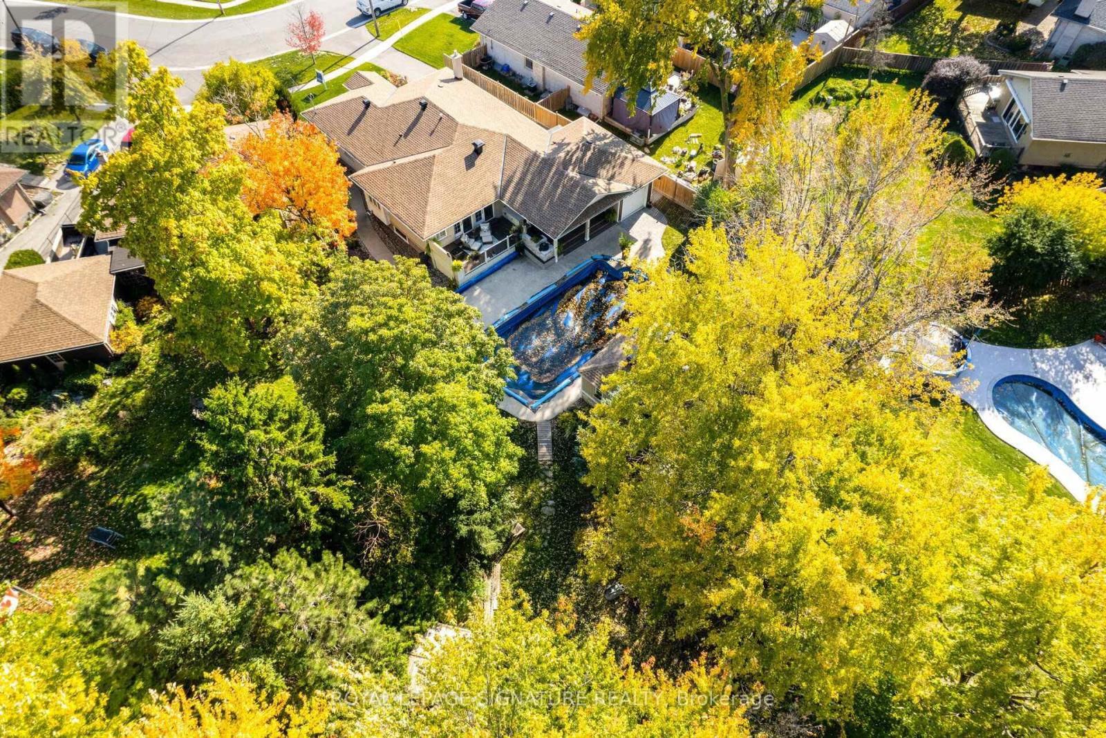 16 BAIRSTOW CRESCENT - 34