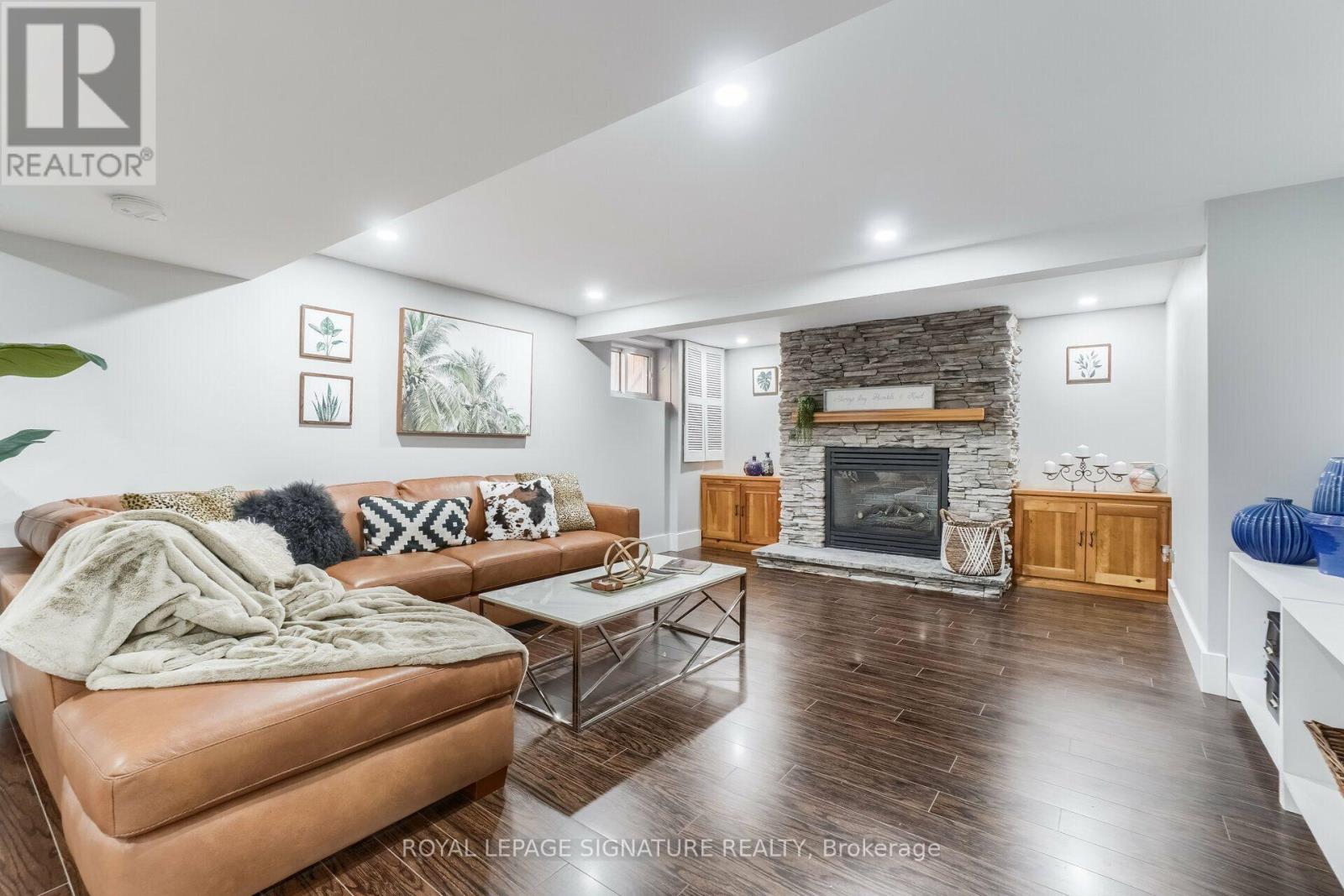 16 BAIRSTOW CRESCENT - 20