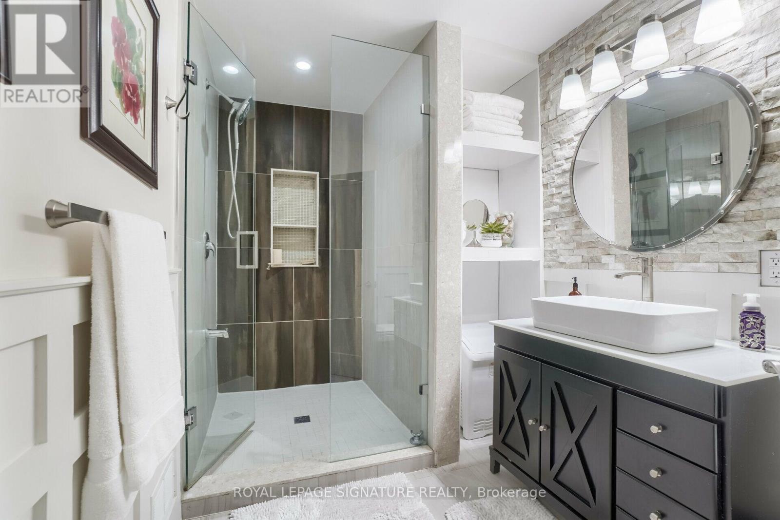 16 BAIRSTOW CRESCENT - 19