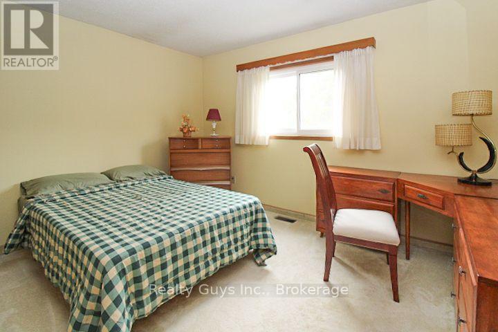 72 SHELTER BAY STREET - 13