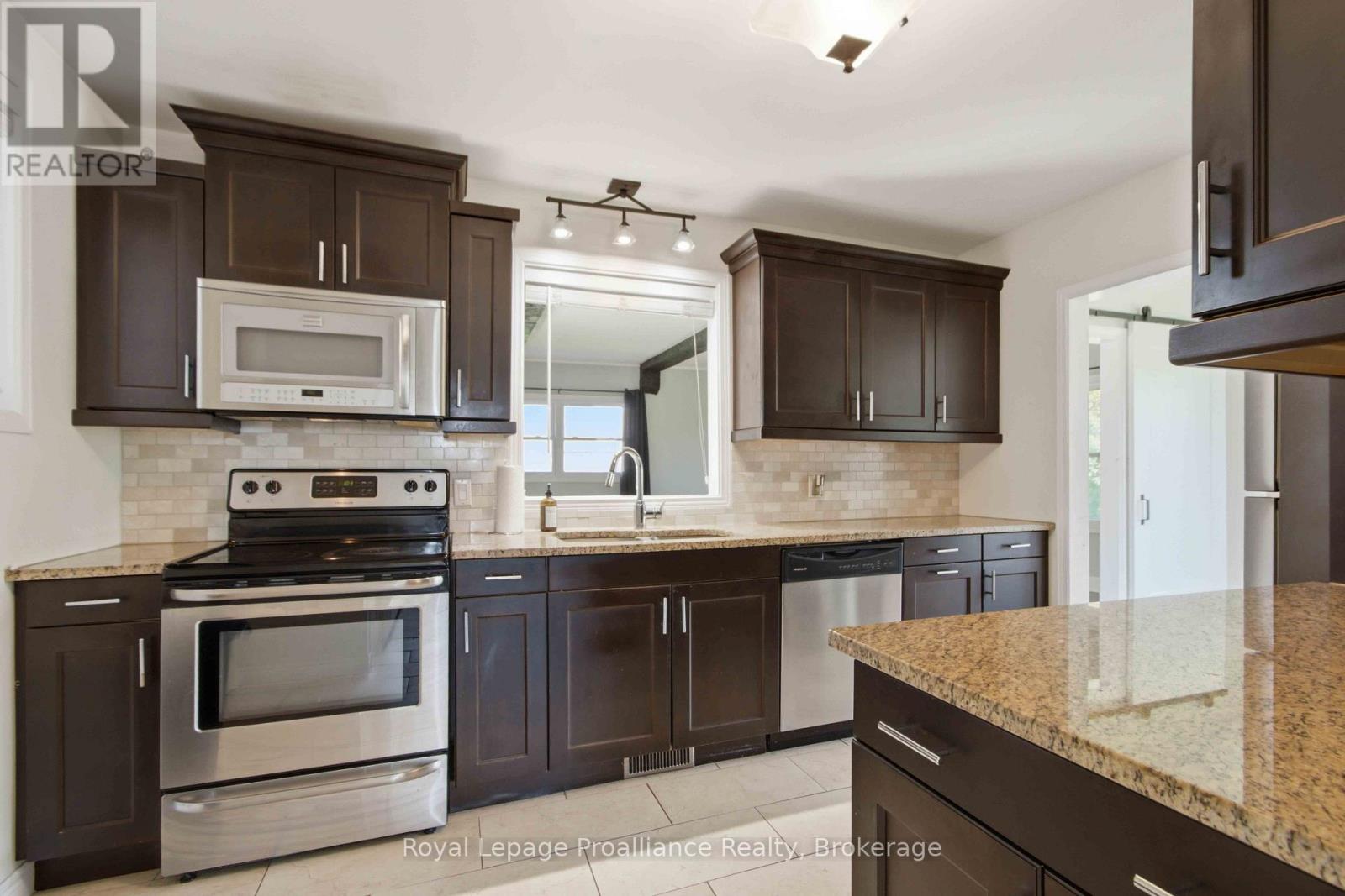 302 KING STREET - 16