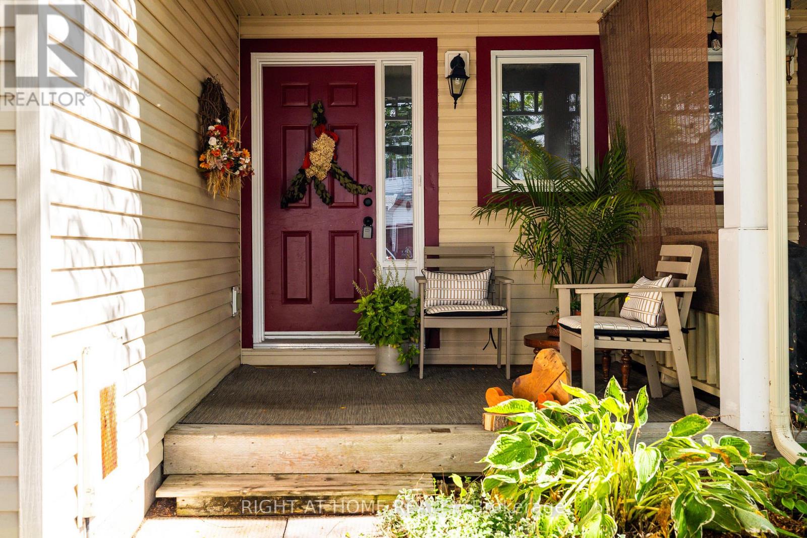 105 CRAMPTON DRIVE - 5