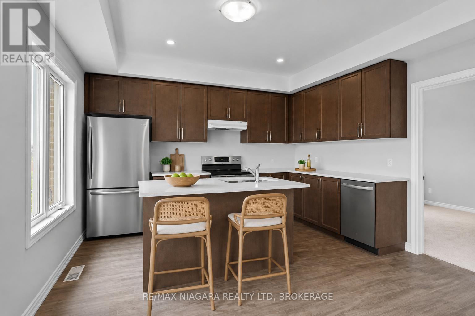 226 WELLANDVALE DRIVE - 11