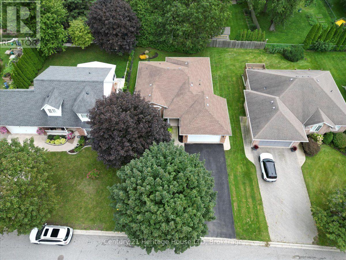 17 OAKRIDGE BOULEVARD - 46