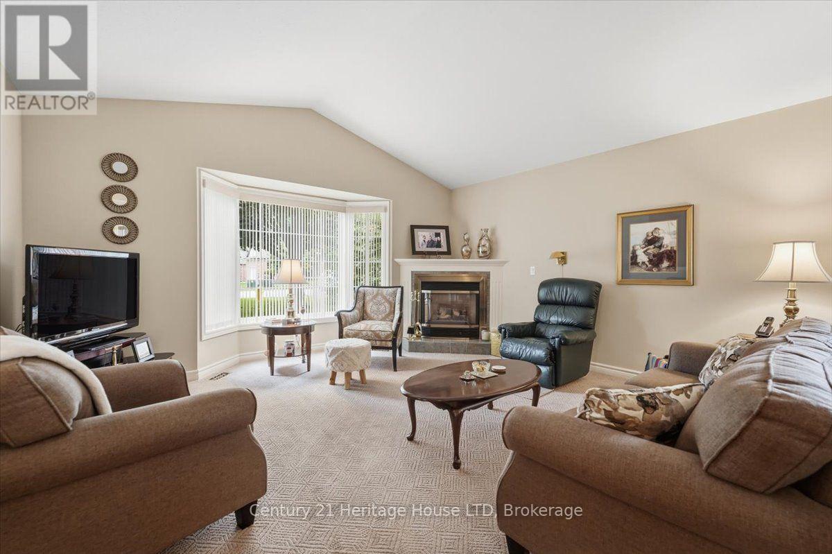 17 OAKRIDGE BOULEVARD, Pelham (Fonthill) — photo 7