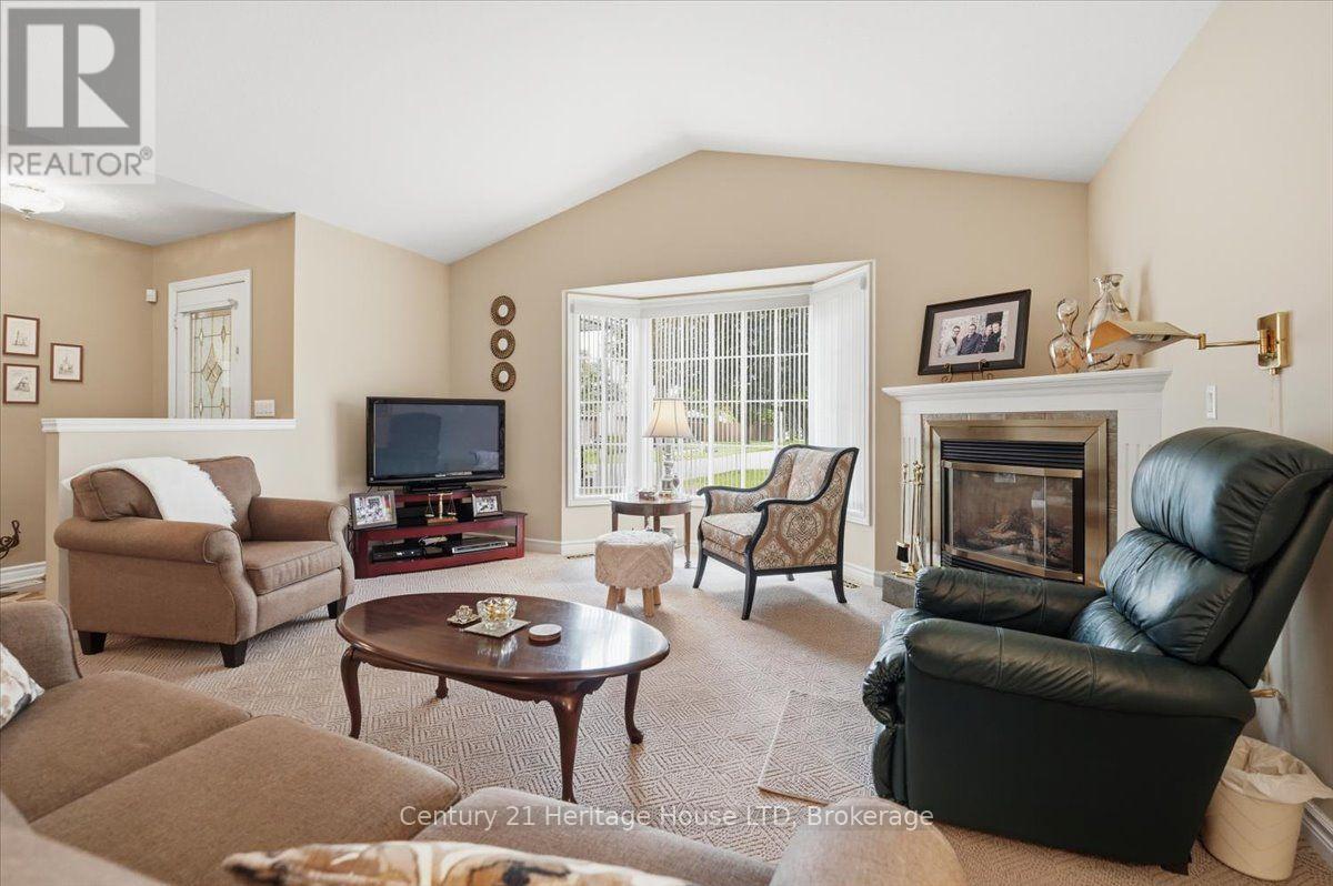 17 OAKRIDGE BOULEVARD, Pelham (Fonthill) — photo 8
