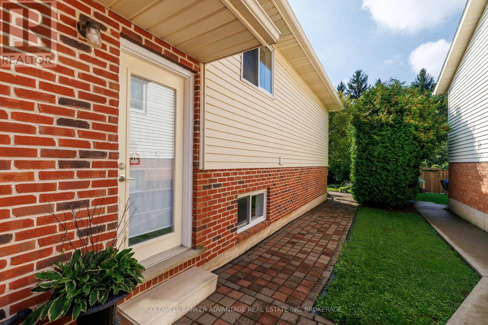 11 WOODLAND DRIVE - Image 23