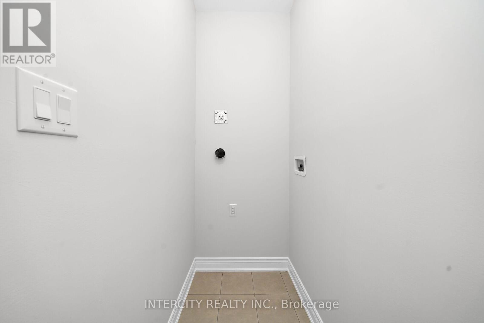 33 RUBY LANE - 20