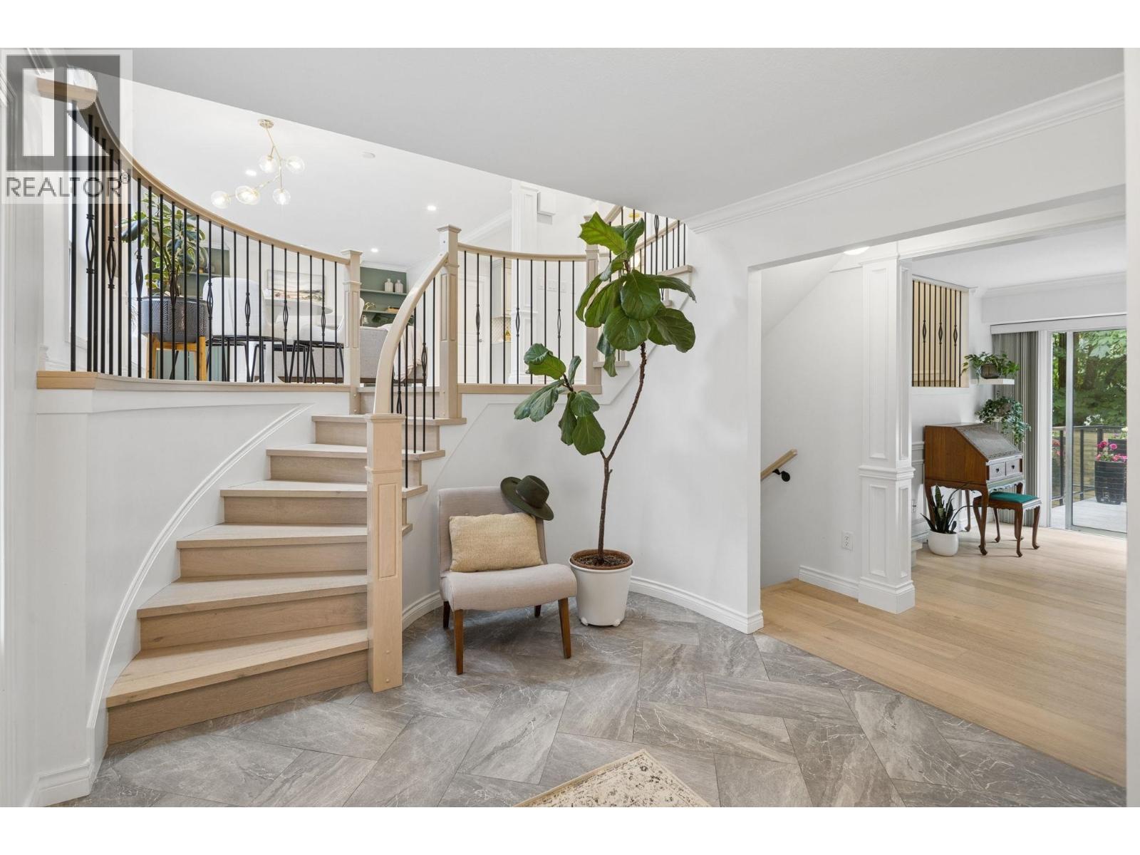 808 SIGNAL COURT, Coquitlam — photo 3