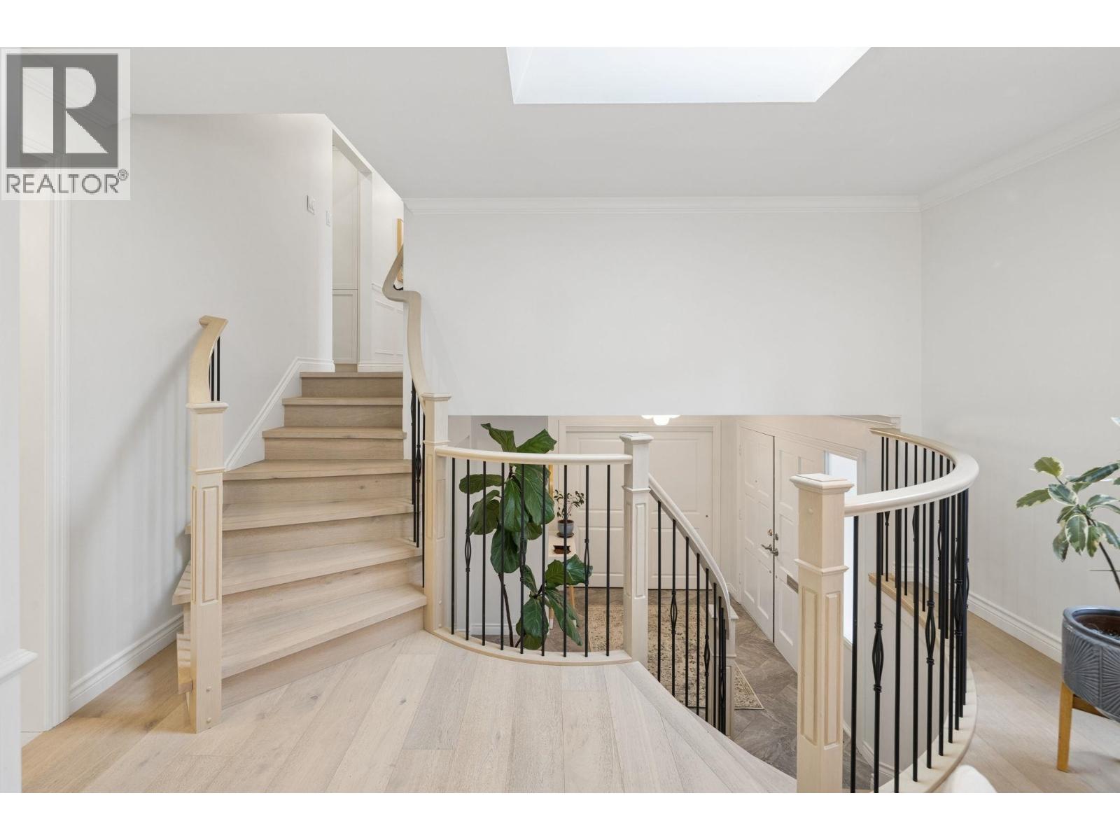 808 SIGNAL COURT, Coquitlam — photo 5