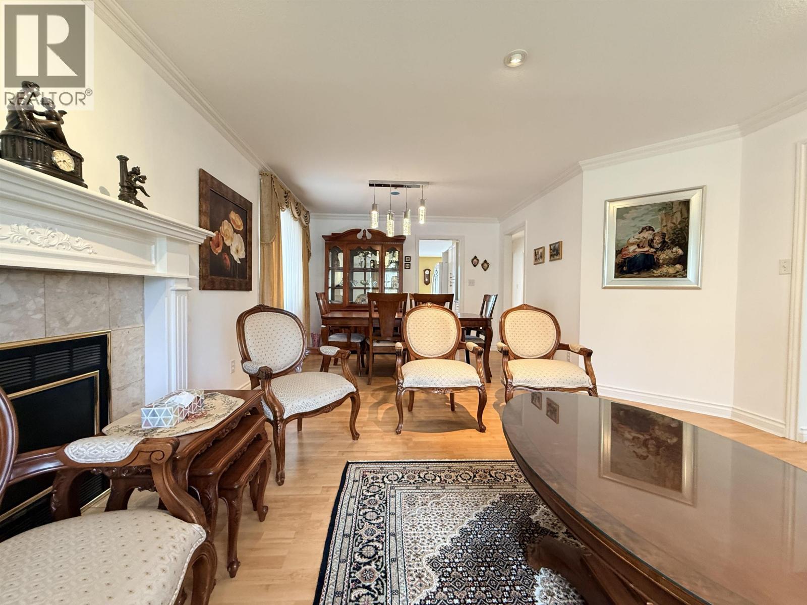 Main House 335 W 27TH STREET, North Vancouver — photo 3