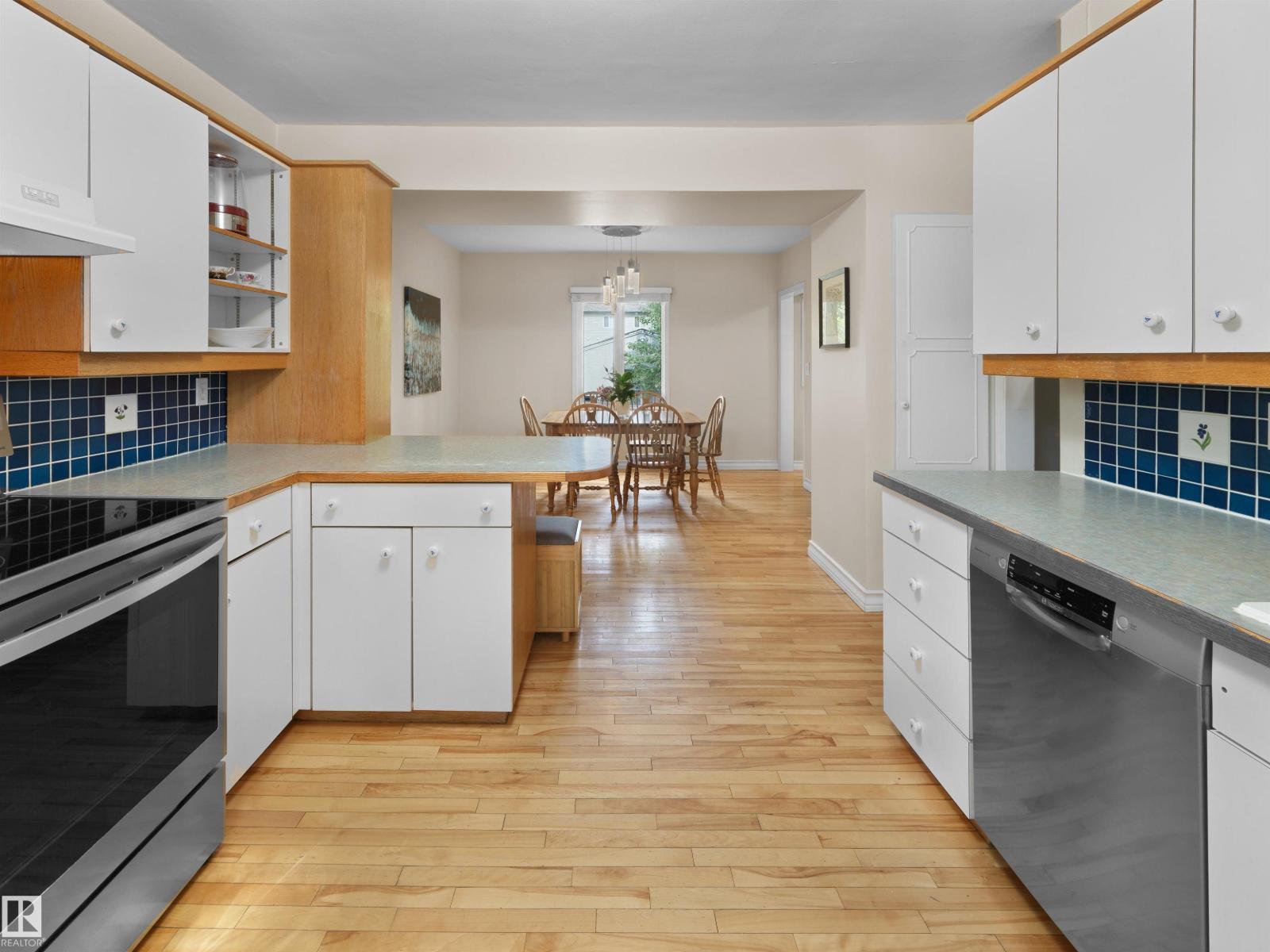 10968 75 AV NW - 10