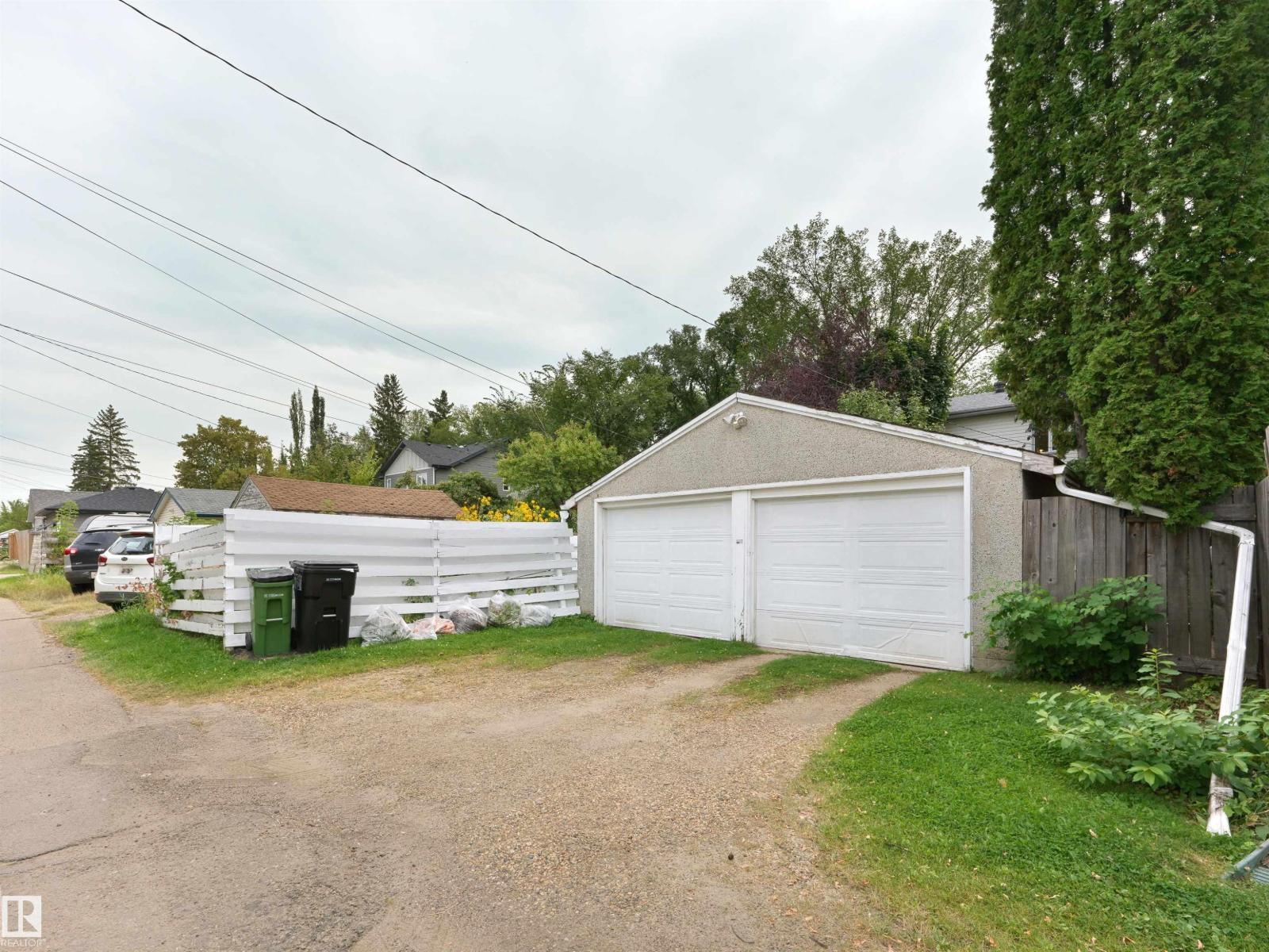10968 75 AV NW - 33