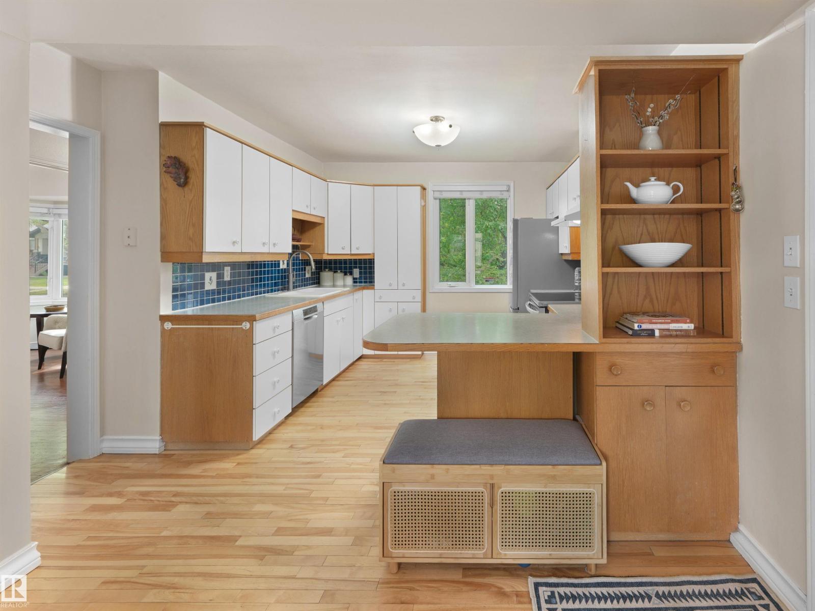 10968 75 AV NW - 8