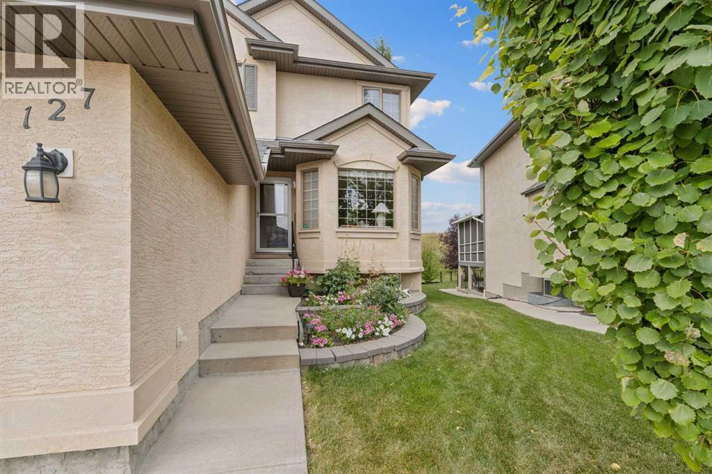 127 Edgeridge Close NW, Calgary, Alberta, T3A6K4