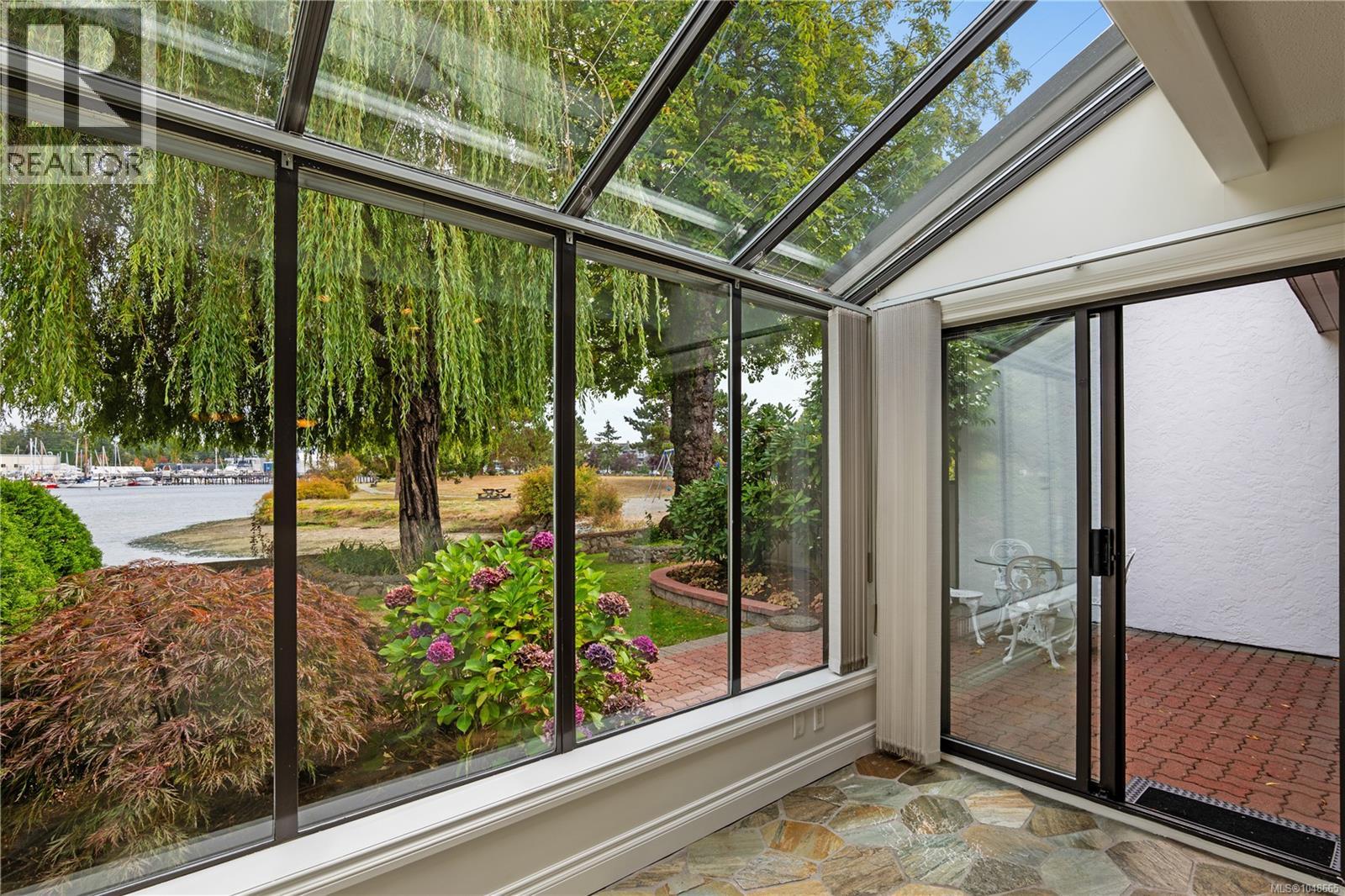 15 10457 Resthaven Drive, Sidney