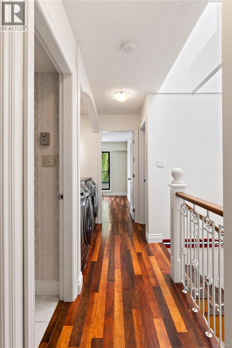 15 10457 Resthaven Drive, Sidney