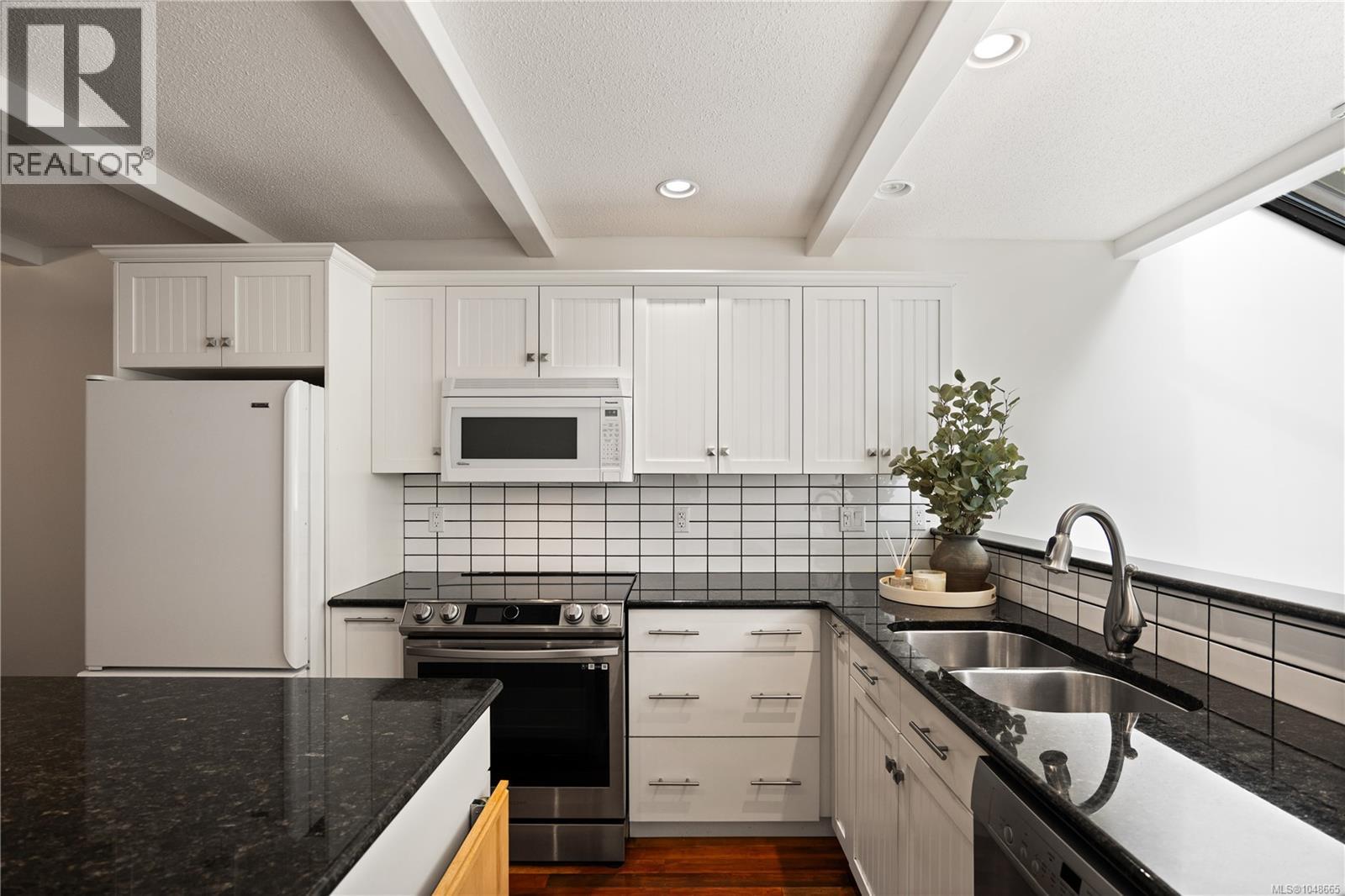 15 10457 Resthaven Drive, Sidney