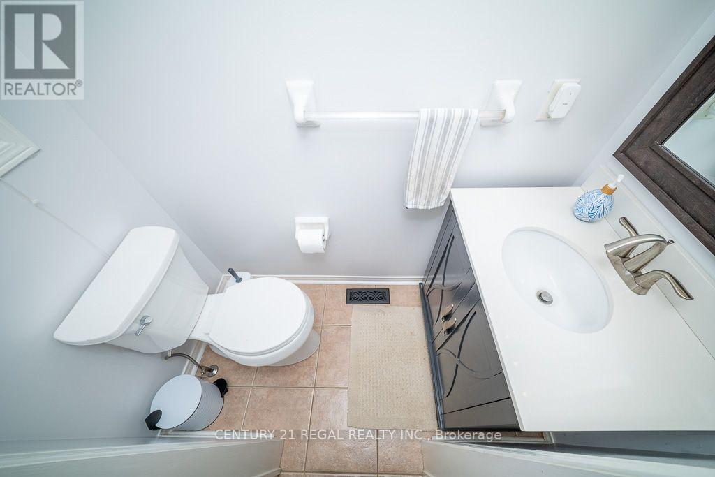 1218 Monica Cook Place, Pickering (Bay Ridges), Ontario, L1W4A4, Pickering (Bay Ridges), Ontario — photo 5 of 5
