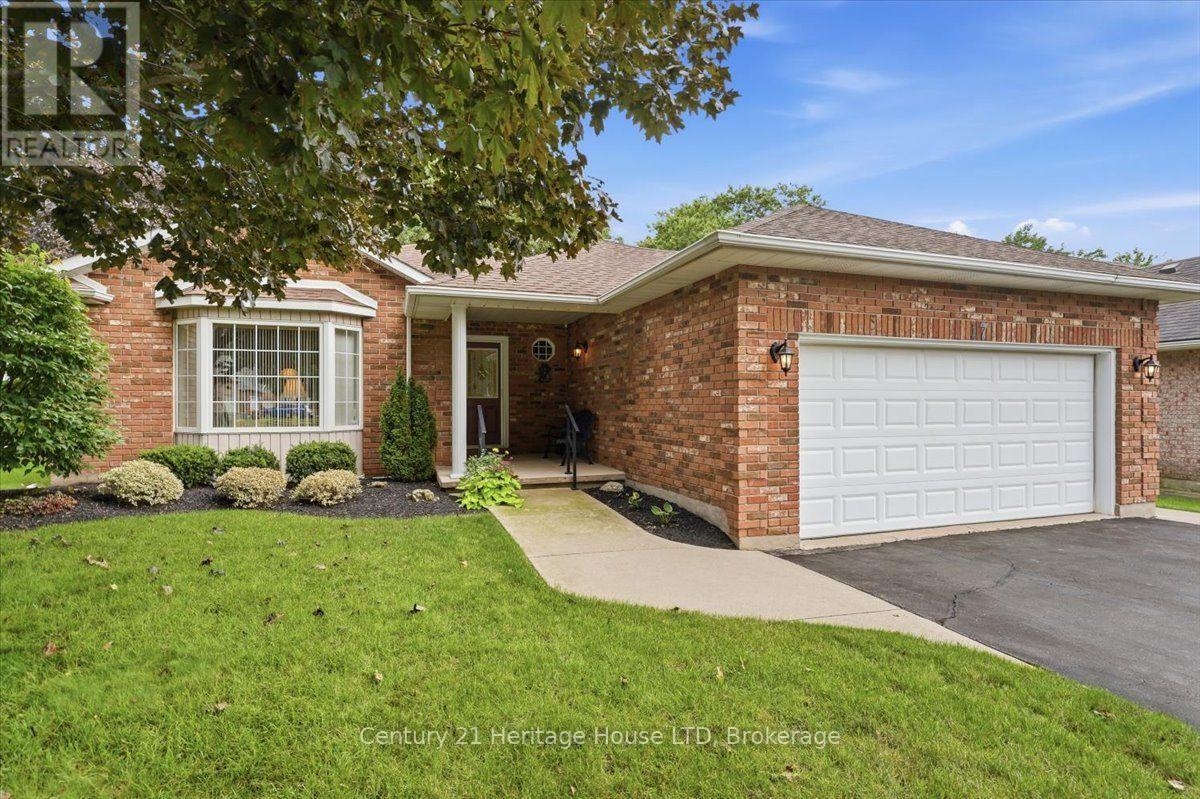 17 OAKRIDGE BOULEVARD - 2