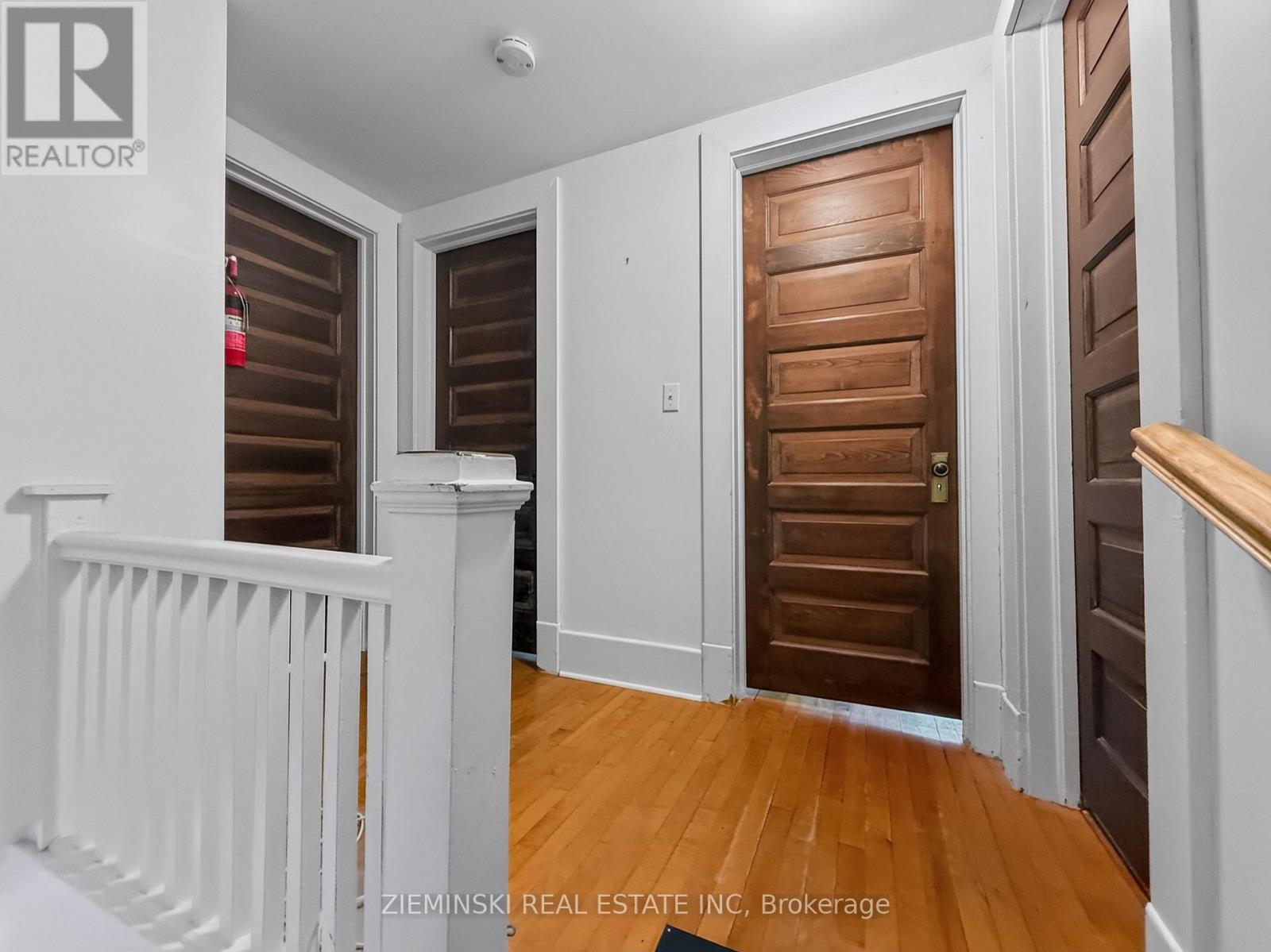 106 ARGYLE AVENUE - 16