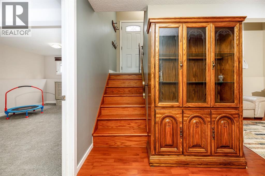 Listing photo – 152 Dundee Crescent, Penhold