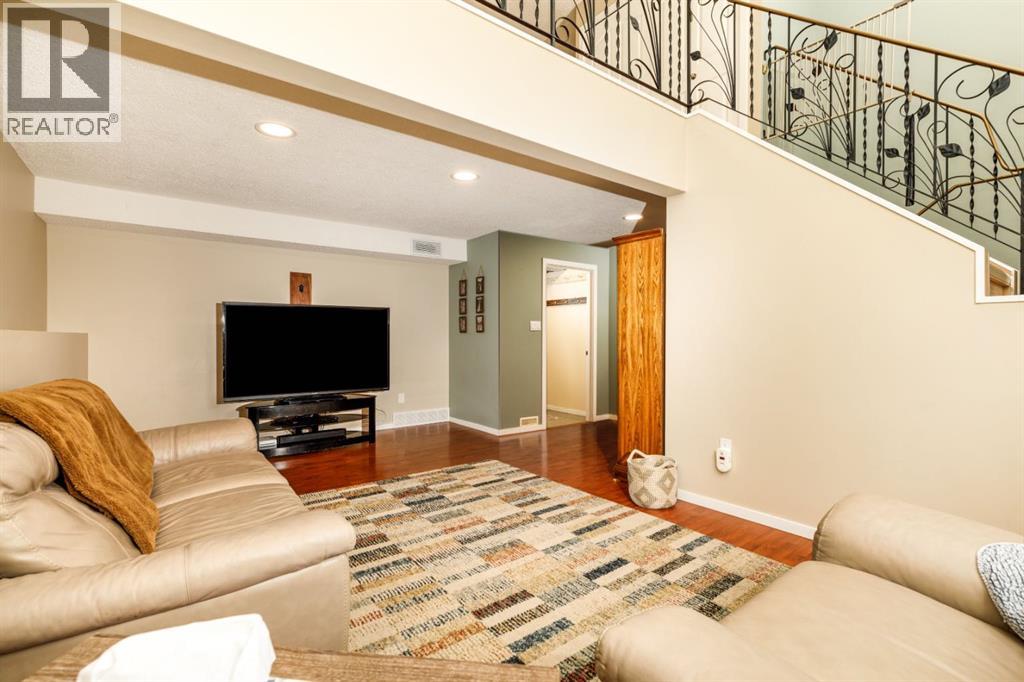 Listing photo – 152 Dundee Crescent, Penhold