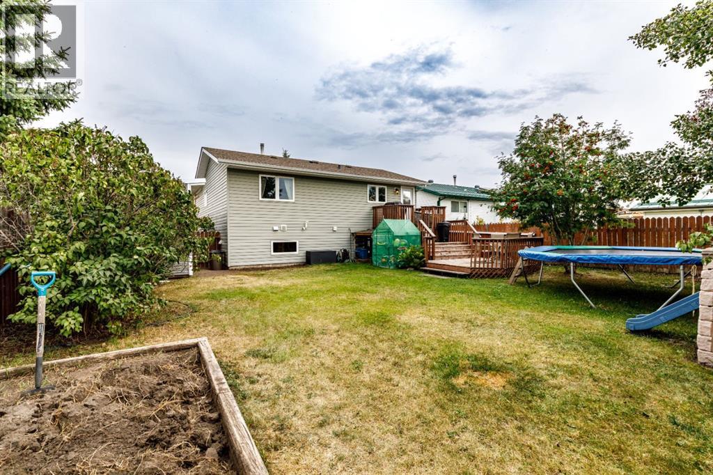 Listing photo – 152 Dundee Crescent, Penhold