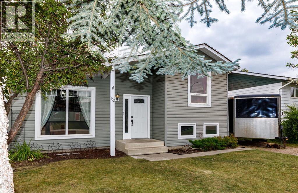 Listing photo – 152 Dundee Crescent, Penhold