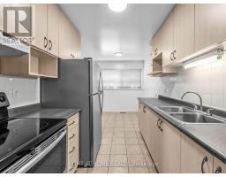 10 - 10 Fleetwood Crescent, Brampton, ON L6T2E5 Photo 13