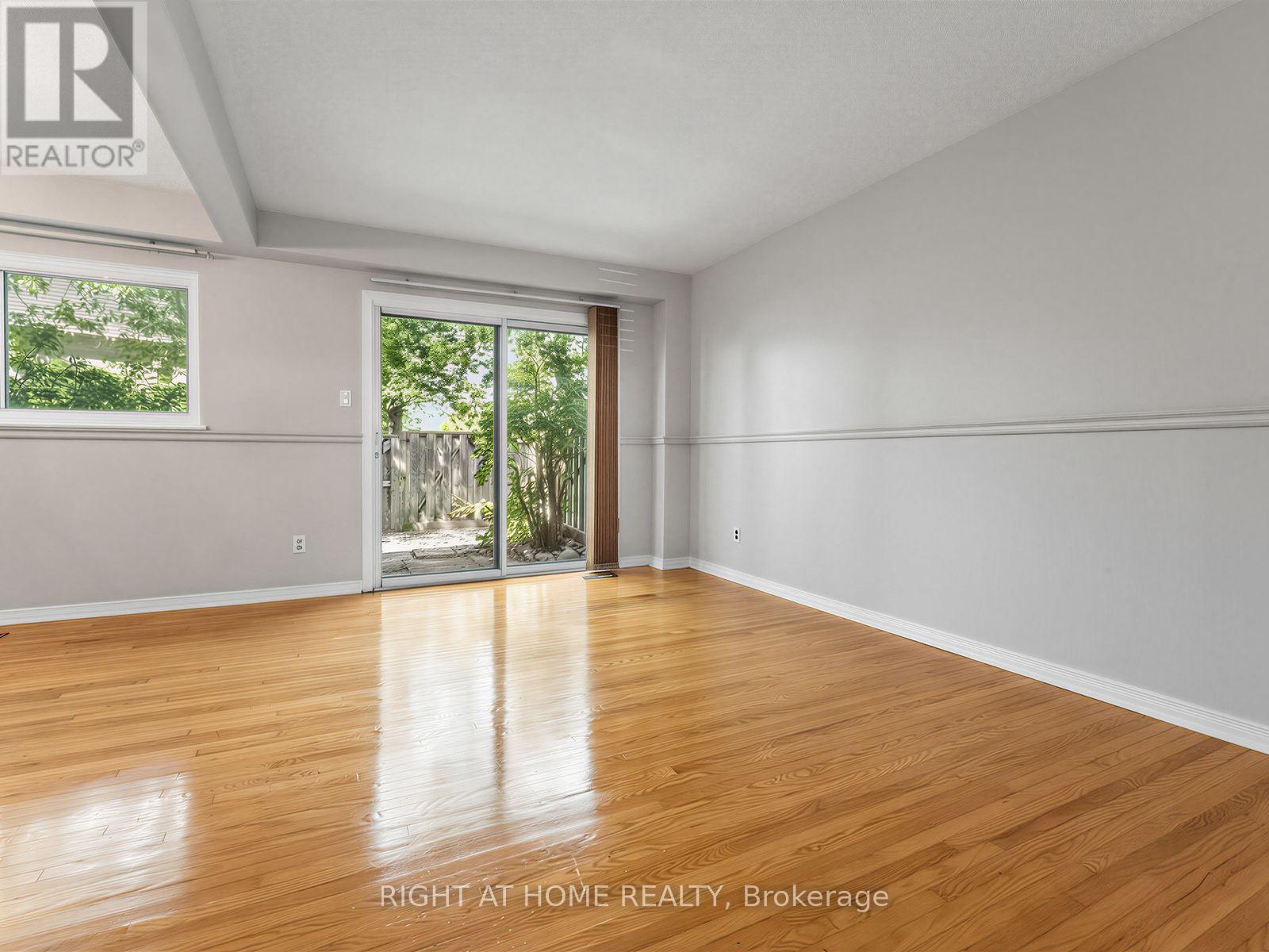 10 - 10 FLEETWOOD CRESCENT, Brampton (Southgate) — photo 8