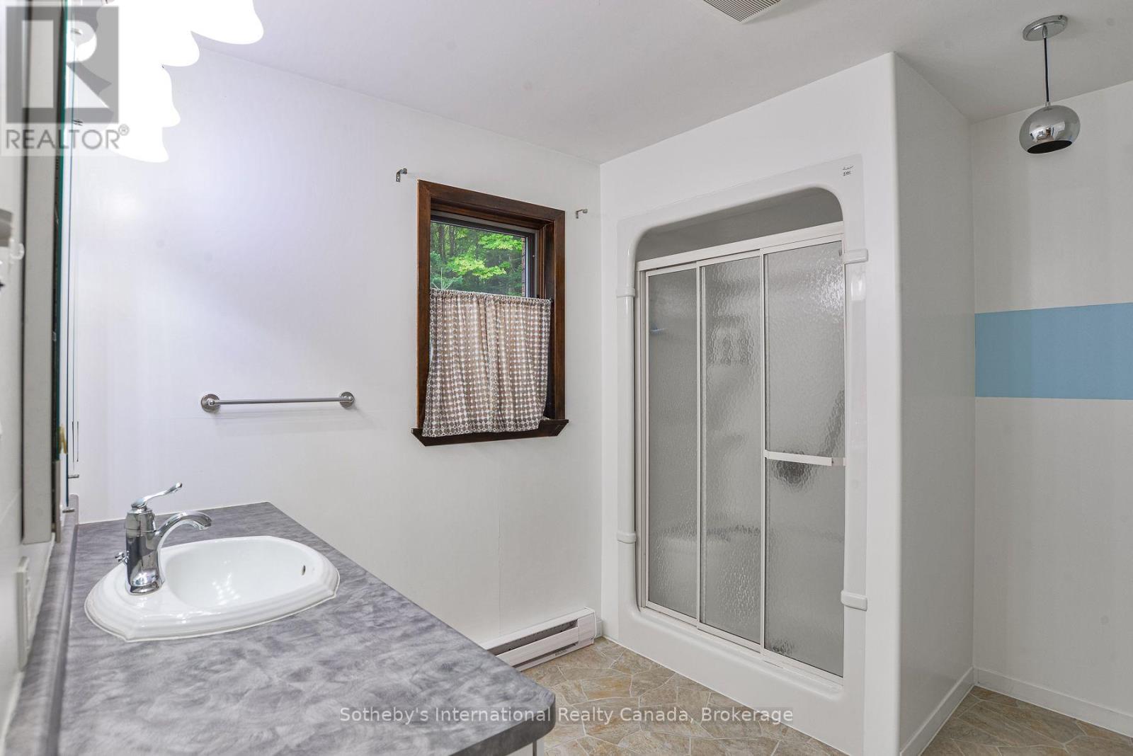 55 DENNISS DRIVE - 14