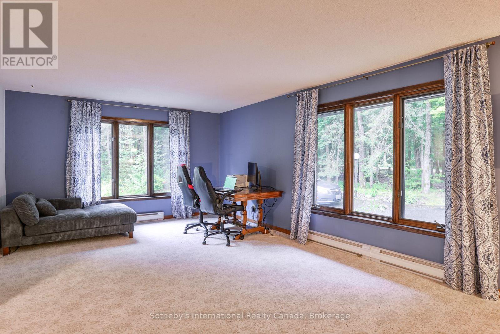 55 DENNISS DRIVE - 16