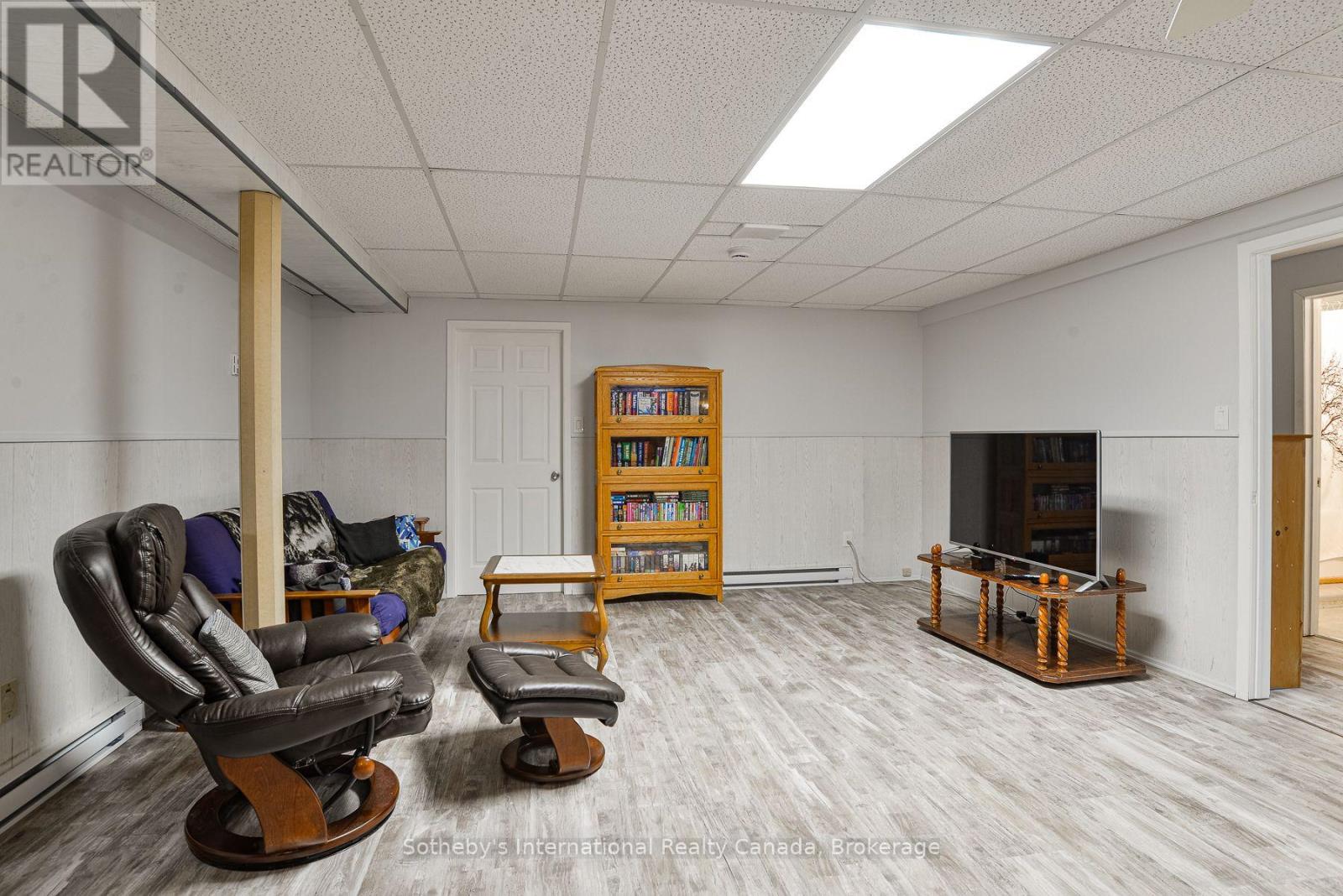 55 DENNISS DRIVE - 26