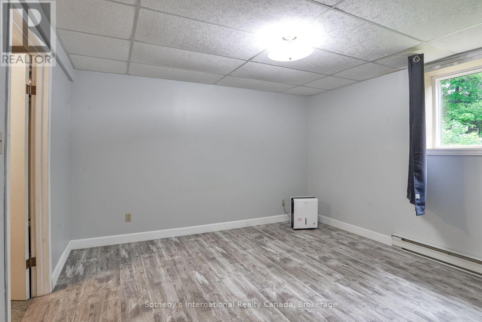 55 DENNISS DRIVE - Image 28