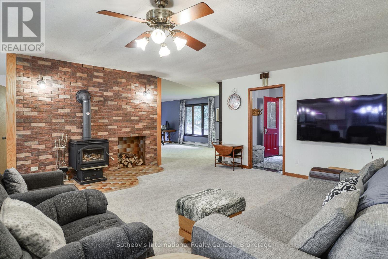 55 DENNISS DRIVE - 7