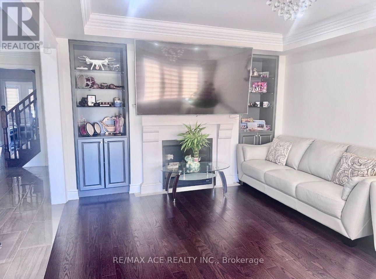 1011 CAMEO STREET - 7