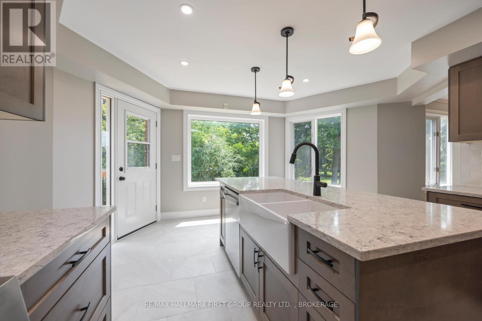 272 FRIARHILL CRESCENT - 18