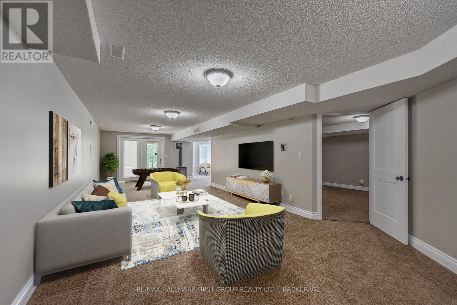 272 FRIARHILL CRESCENT - 32