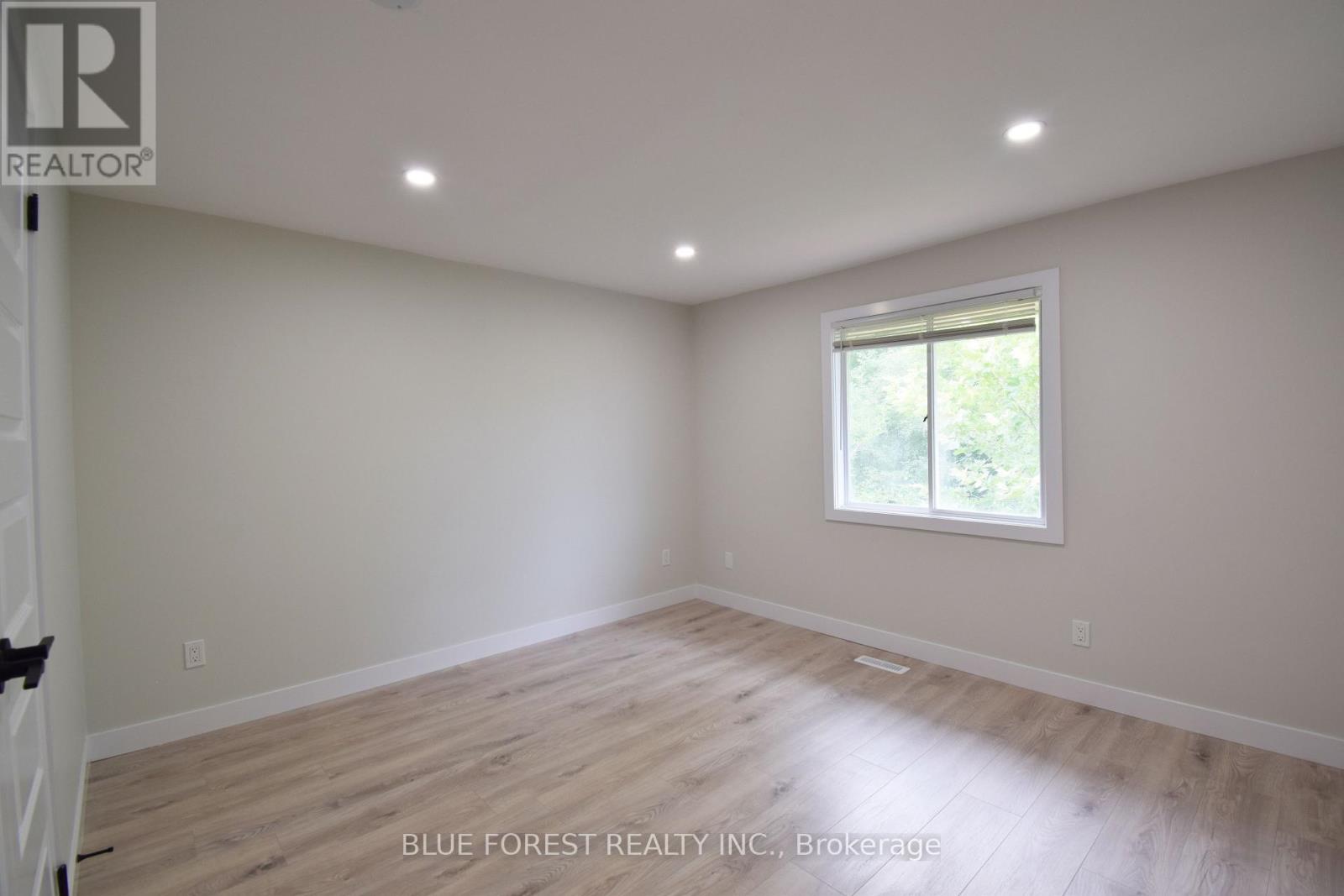 1048 MAHOGANY ROAD - Image 17