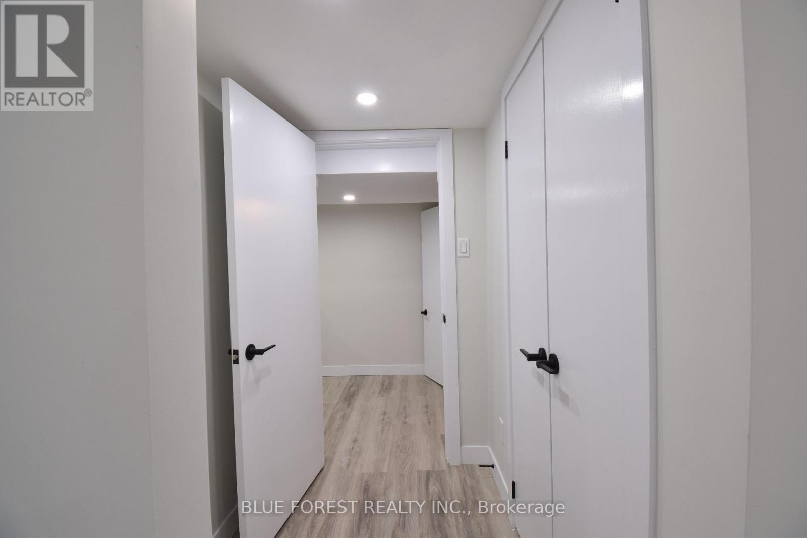 1048 MAHOGANY ROAD - Image 27