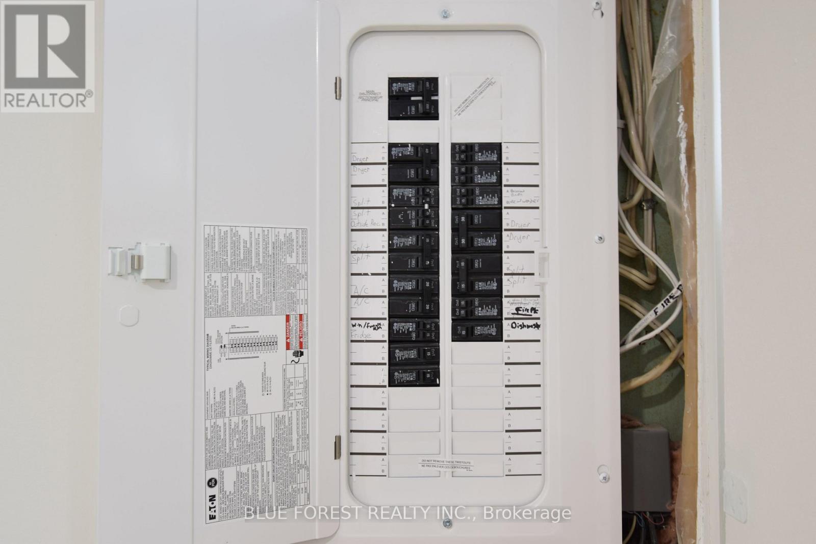 1048 MAHOGANY ROAD - Image 31