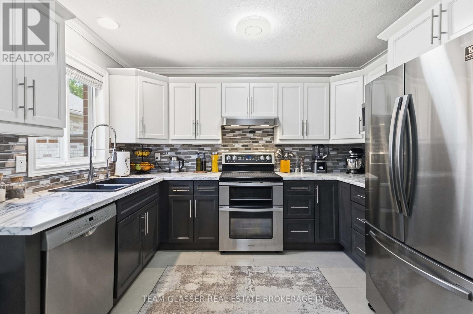 2334 MEADOWGATE BOULEVARD - Image 24