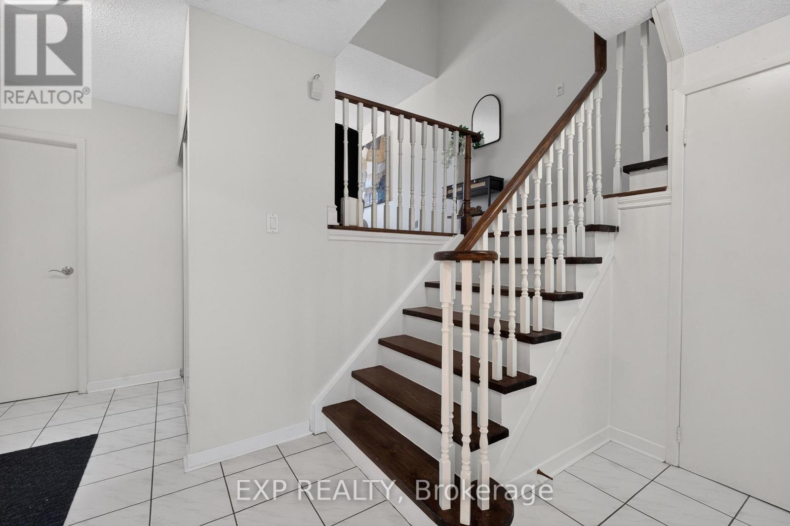 109 WINDING LANE - 5